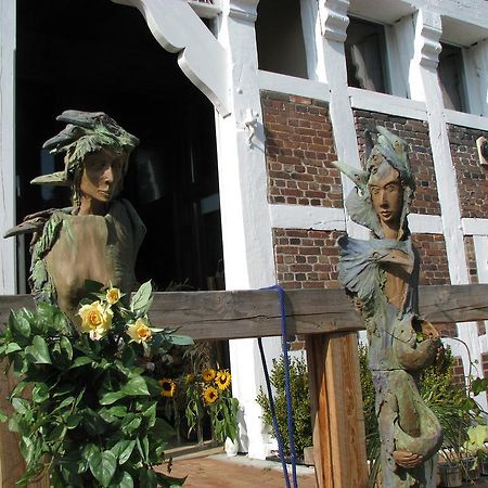 Отель Taubenhof - Gut Cadenberge Экстерьер фото